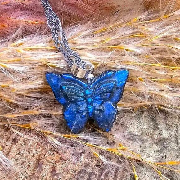 Nature Labradorite Flashy Butterfly Pendant Necklace - Picture 5 of 8